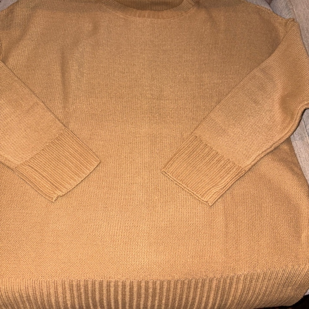 Women's Classic Tan Tunic length Crew Neck Sweater S